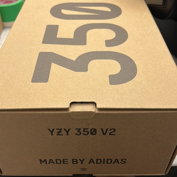 YEEZY BOOST 350 V2 GRANITE - Picture 3 of 4